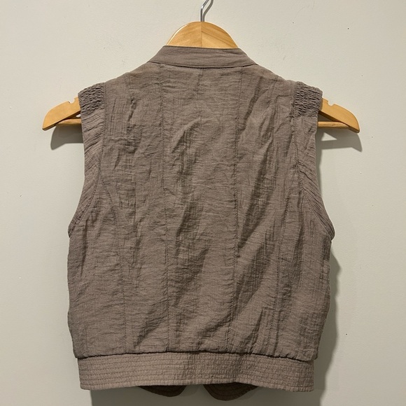 BCBG MaxAzria taupe cropped full-zip vest ~ size XS - Picture 5 of 5